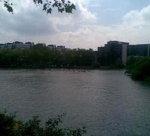 Rechts das Abgeordnetenhaus