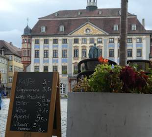 Kaffeepause am Marktplatz / Stadthaus-Ladenpassage