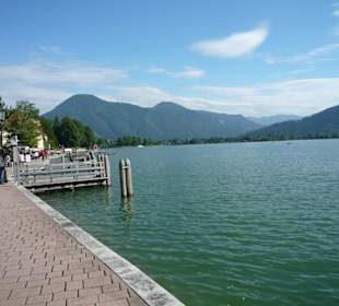 Vom Ufer. Blick über den Tegernsee
