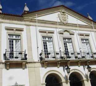 Das Rathaus von Faro am Largo da Sé