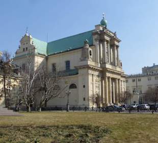 Die Karmeliterkirche mit klassizistischer Fassade