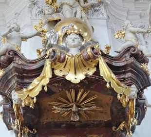 Schalldeckel der Kanzel in der Basilika