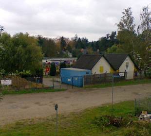 Blick von der S-Bahnbrücke zum Vogelpark