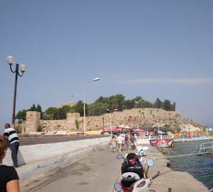 Steg zur Taubeninsel in Kusadasi