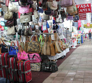 Basar 15 Min Fußweg vom Haupteingang des Hotels
