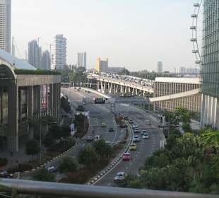 Übergang zur Ausstellungshalle