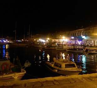 Hafen in Pythagorion am Abend