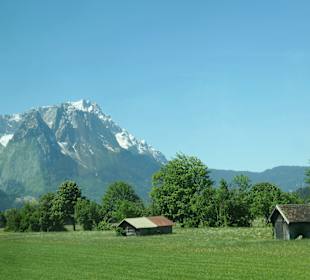 Blick zum Zugspitzmassiv