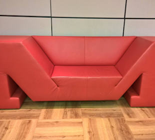 Sofa im Eingangsbereich