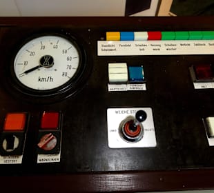 Blick auf einen historischen Fahrstand