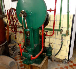 Blick in das Maschinenhaus der Kornbrennerei