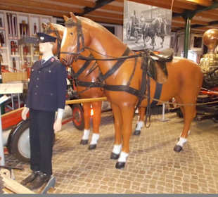 Sogar mit Modell Pferd