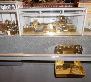 Schokoladenfabrik mit Schokoladenauswurf