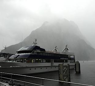 Rejs w deszczowa pogode