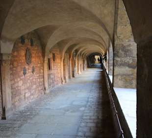 Im oberen Kreuzgang