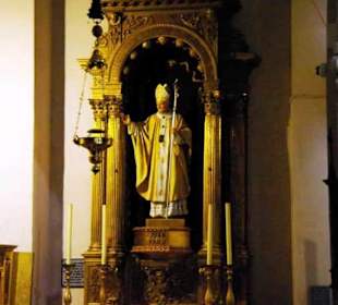 Seitenbereiche in der Kirche