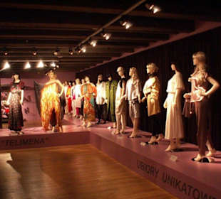 Wystawa „Z modą przez XX wiek”