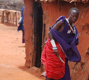 Die Massai und ihre Sitzgelegenheit