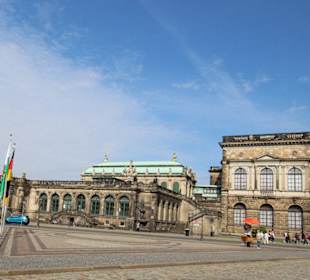 Zwinger, Ansicht vom Postplatz