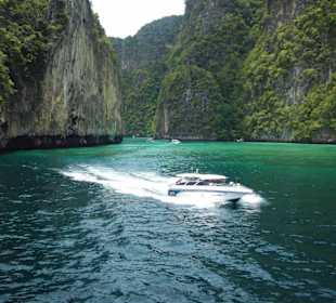 Phi-Phi-Islands