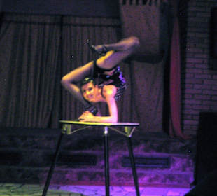 Showprogramm im Königszelt