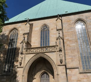 Maria auf dem Domberg (an der Rückseite vom Dom) 