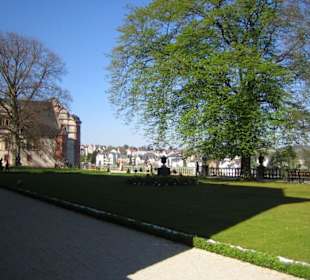 Schlossgarten mit Blick auf Weilburg