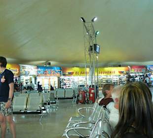 Shops am Flughafen Hurghada