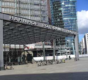 Zejście na dworzec na Potsdamer Platz