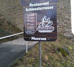 Eingang zum Museum und Restaurant 