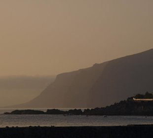 Los Gigantes im Sonnenuntergangschein