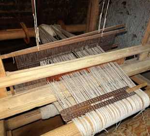 Blick auf einen Webrahmen