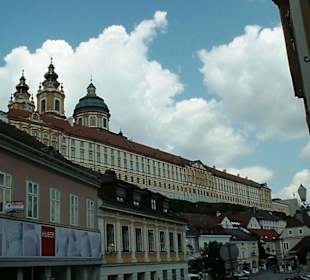 Stift Melk in voller Länge