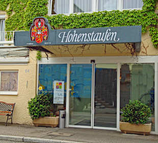 Eingang zum Restaurant und Hotel