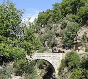 Die Römische (Petrus) Brücke...