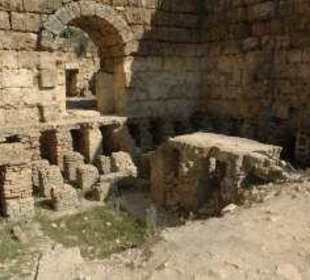 Blick in die Bodenheizung der Paläste