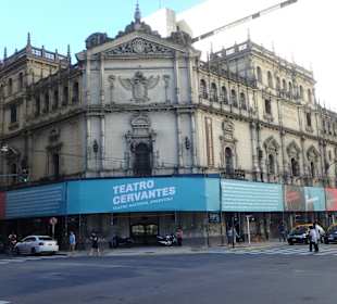 Außenansicht des Theaters