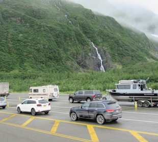 Tunnel für Autos und den Zug