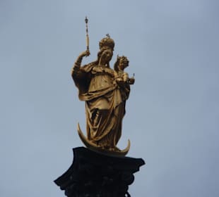 Die Marienfigur auf der Mariensäule