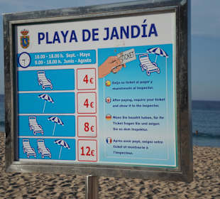 Der Strand gehört nicht zum Hotel - sehr gepflegt