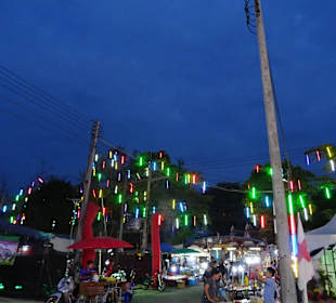 Auf dem Nachtmarkt von Kanchanaburi