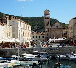Blick auf den Hauptplatz in Hvar