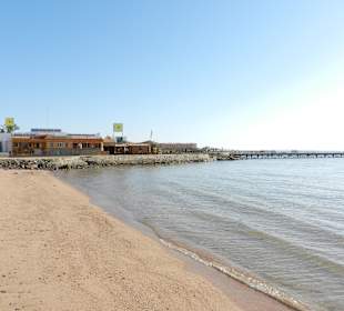 Diving Center im Hintergrund