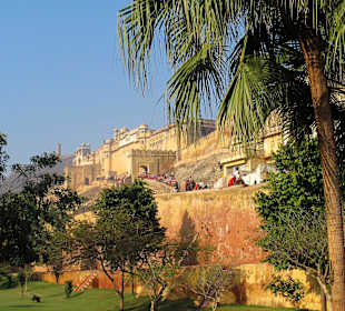 Fort Amber, Sicht von Gartenanlage