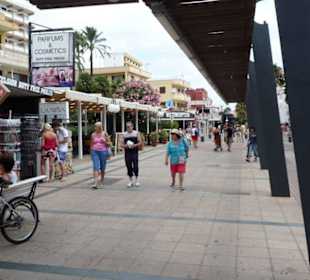 Einkaufsmeile in der Nähe des Hotels
