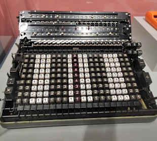 In der Mercedes-Büromaschinen-Abteilung