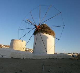 ...eine der Windmühlen...