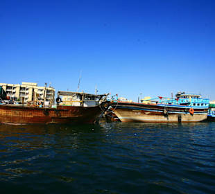 Schiffe auf dem Creek