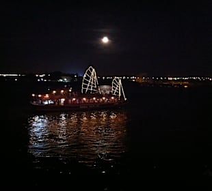 Saigon River bei Nacht
