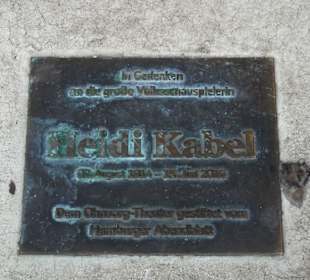 Inschrift am Heidi Kabel Denkmal